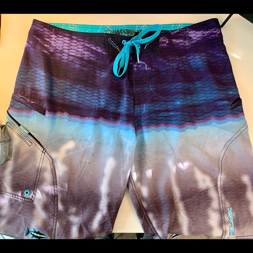 🐋Pelagic sharkskin fishing shorts size 36🐋